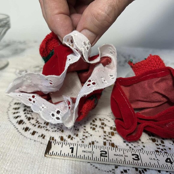 Vintage Victorian Christmas caroling couple ornaments - Picture 7 of 7